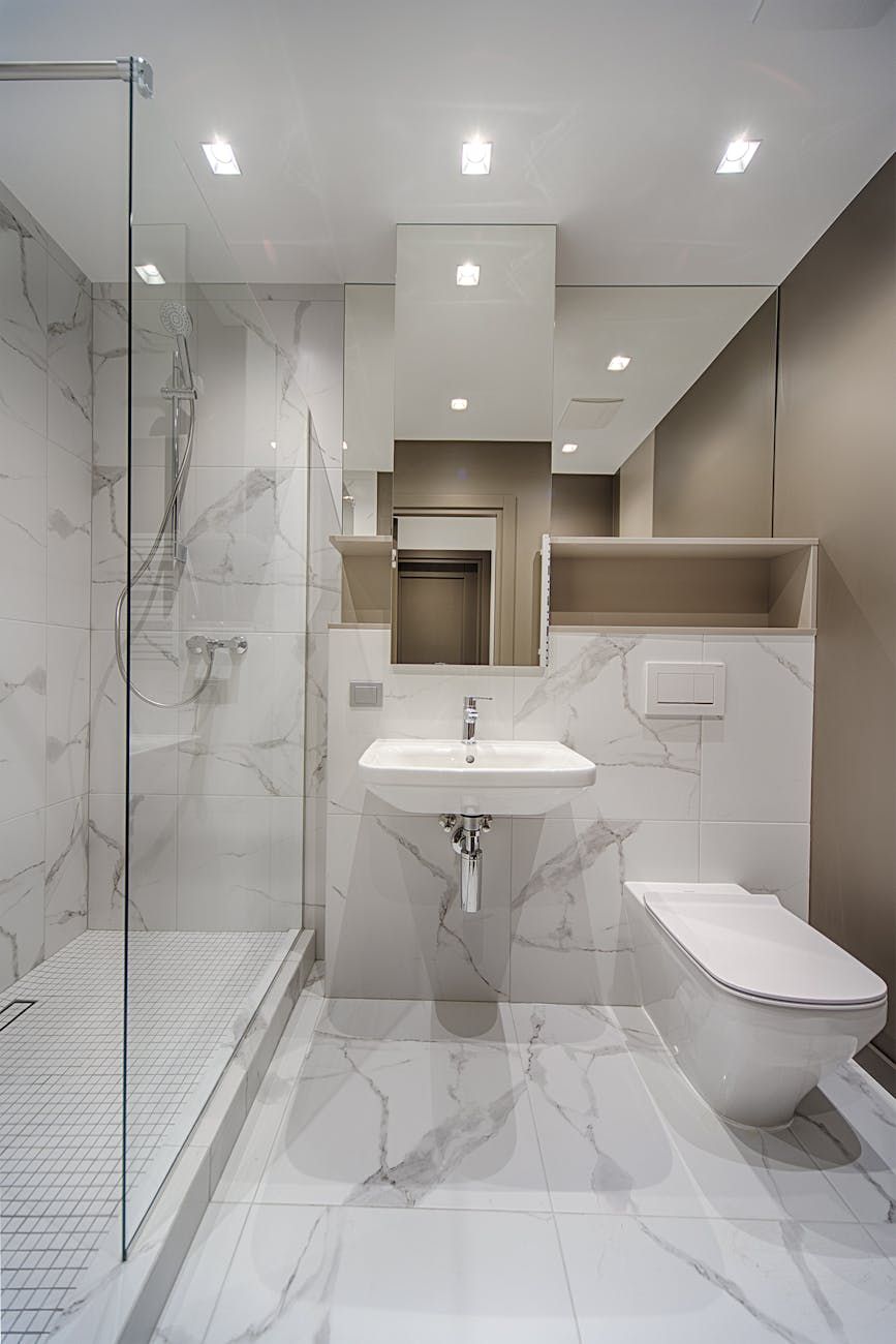salle de bain propre, nettoyage rapide, astuces de salle de bain, nettoyage sans effort, entretien de la salle de bain, conseils de nettoyage, hygiène, nettoyage de la maison, nettoyage facile, organisation de la salle de bain