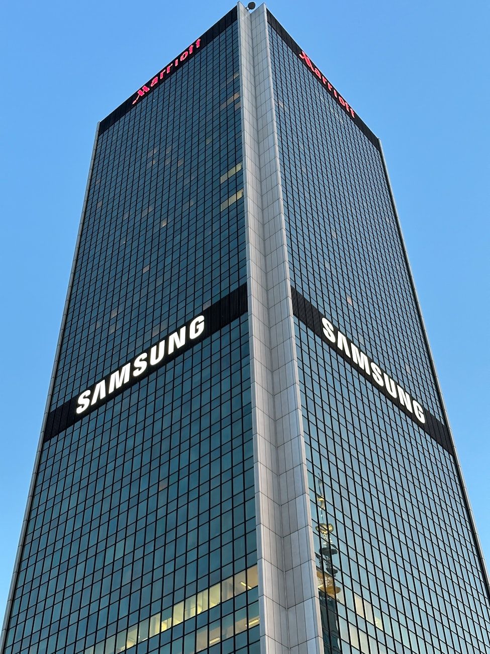 Apple, Xiaomi, Samsung, innovations, technologie, smartphones, comparaison, nouvelles sorties, succès