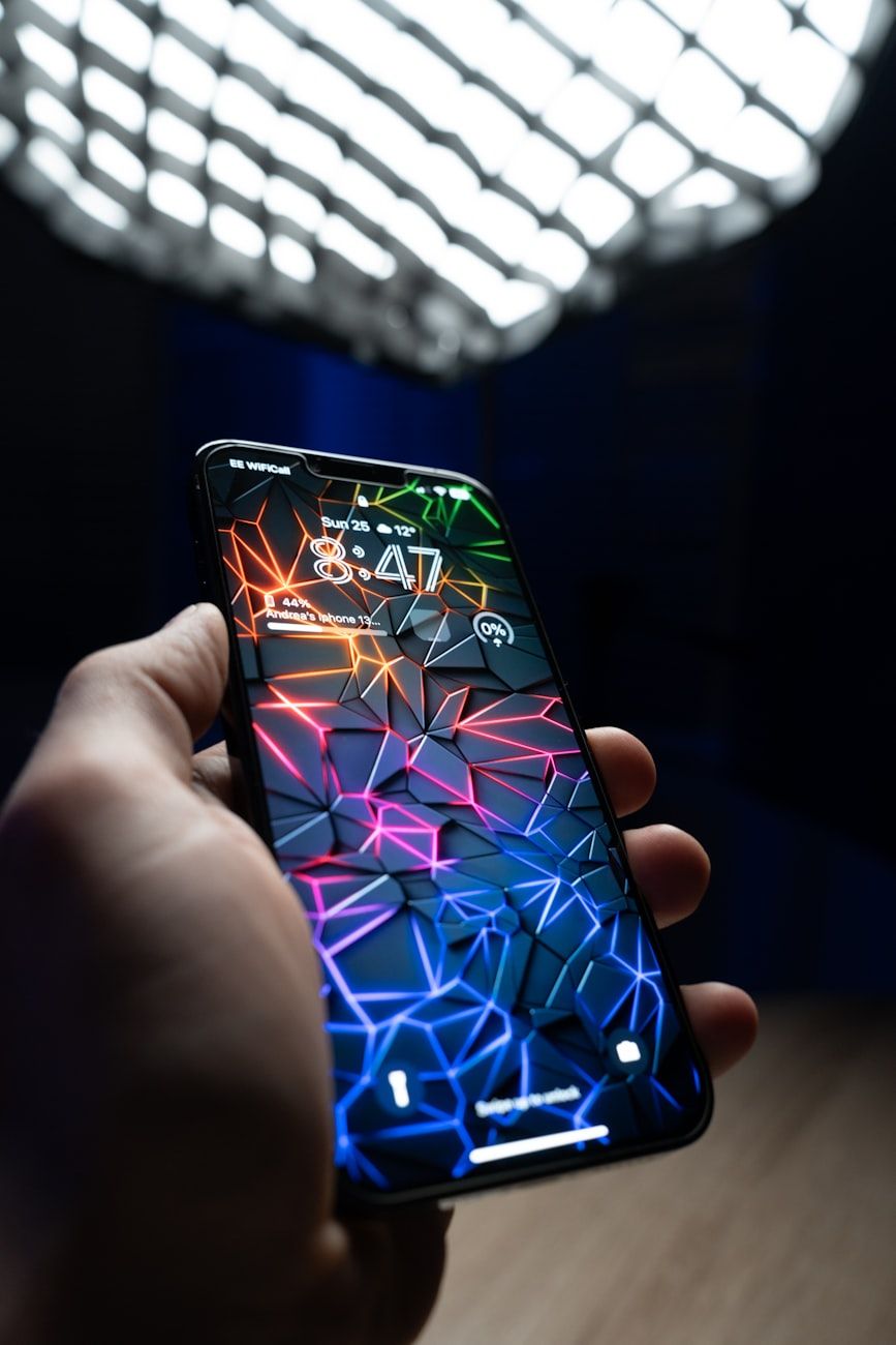 AI w życiu codziennym, inteligentne aplikacje, technologia AI, wygoda AI, codzienne narzędzia AI, trendy sztucznej inteligencji, asystenci głosowi, aplikacje uczenia maszynowego, inteligentna automatyzacja, przyszłość AI