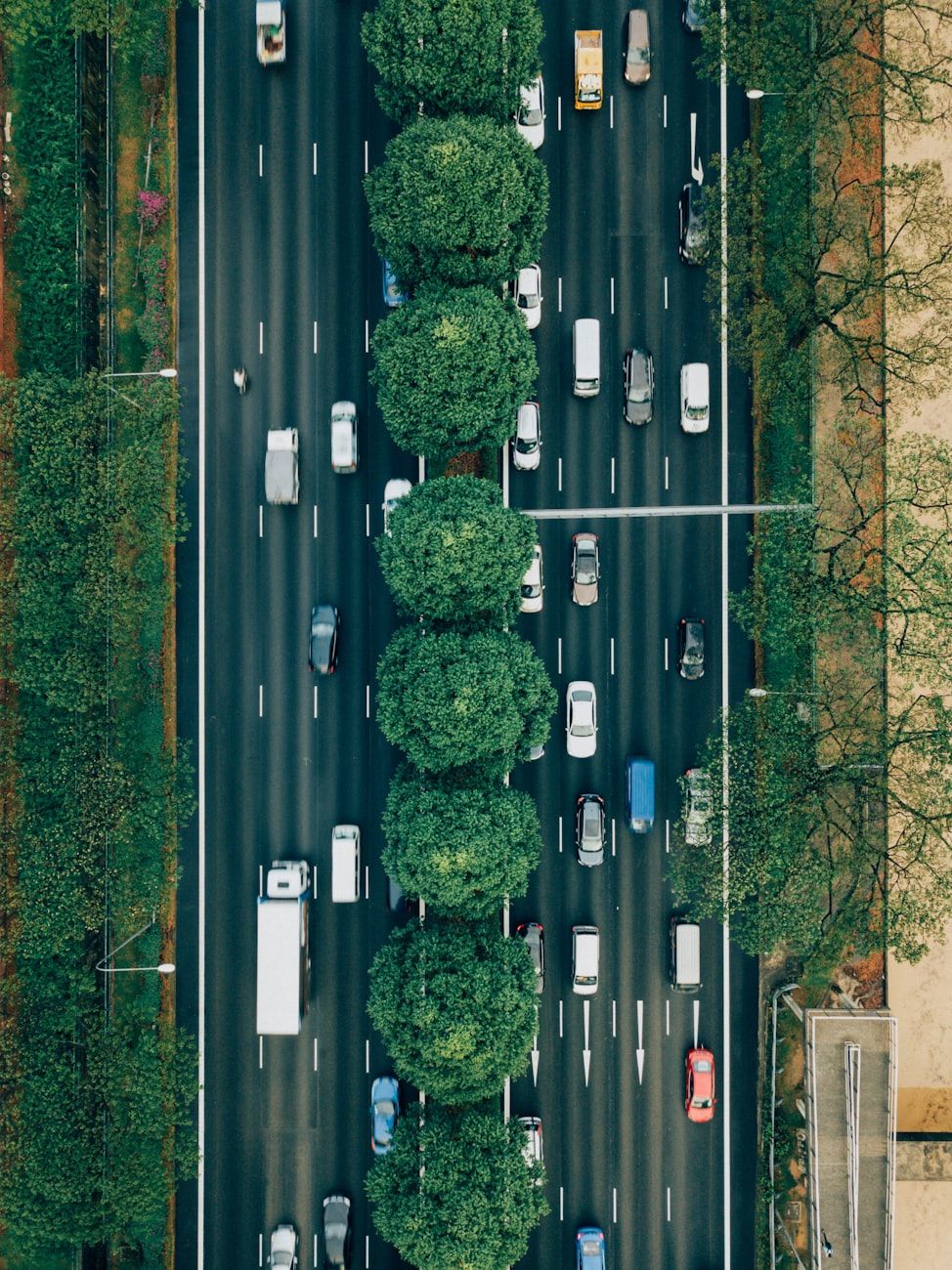 conducción autónoma, coches autónomos, carreteras de Europa, tecnología sin conductor, futuro de la movilidad, seguridad vial, vehículos de IA, mitos vs realidad, regulaciones de la UE, transporte inteligente