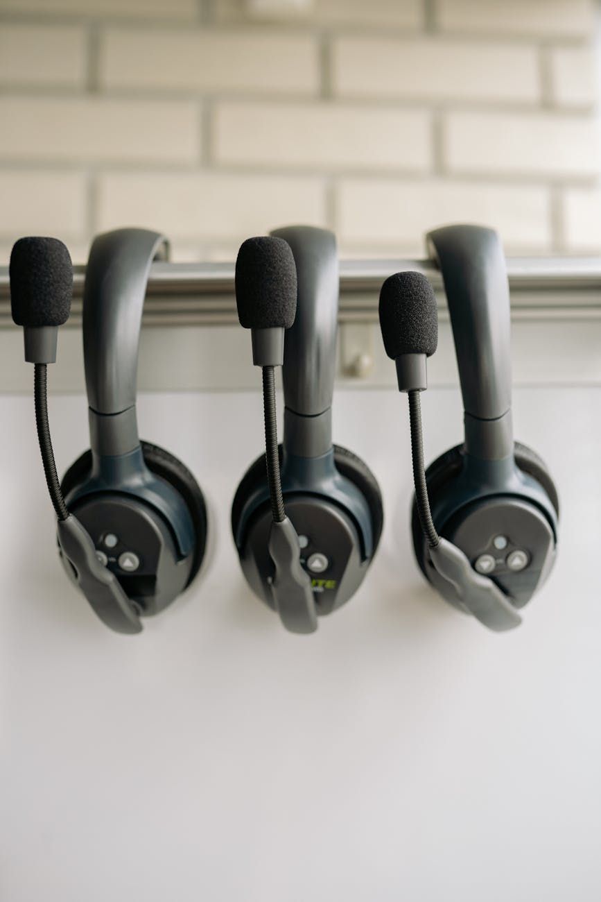 headsets, video conferencing, clear sound, comfort, noise cancellation, microphone, ergonomics, wireless, connectivity, convenience