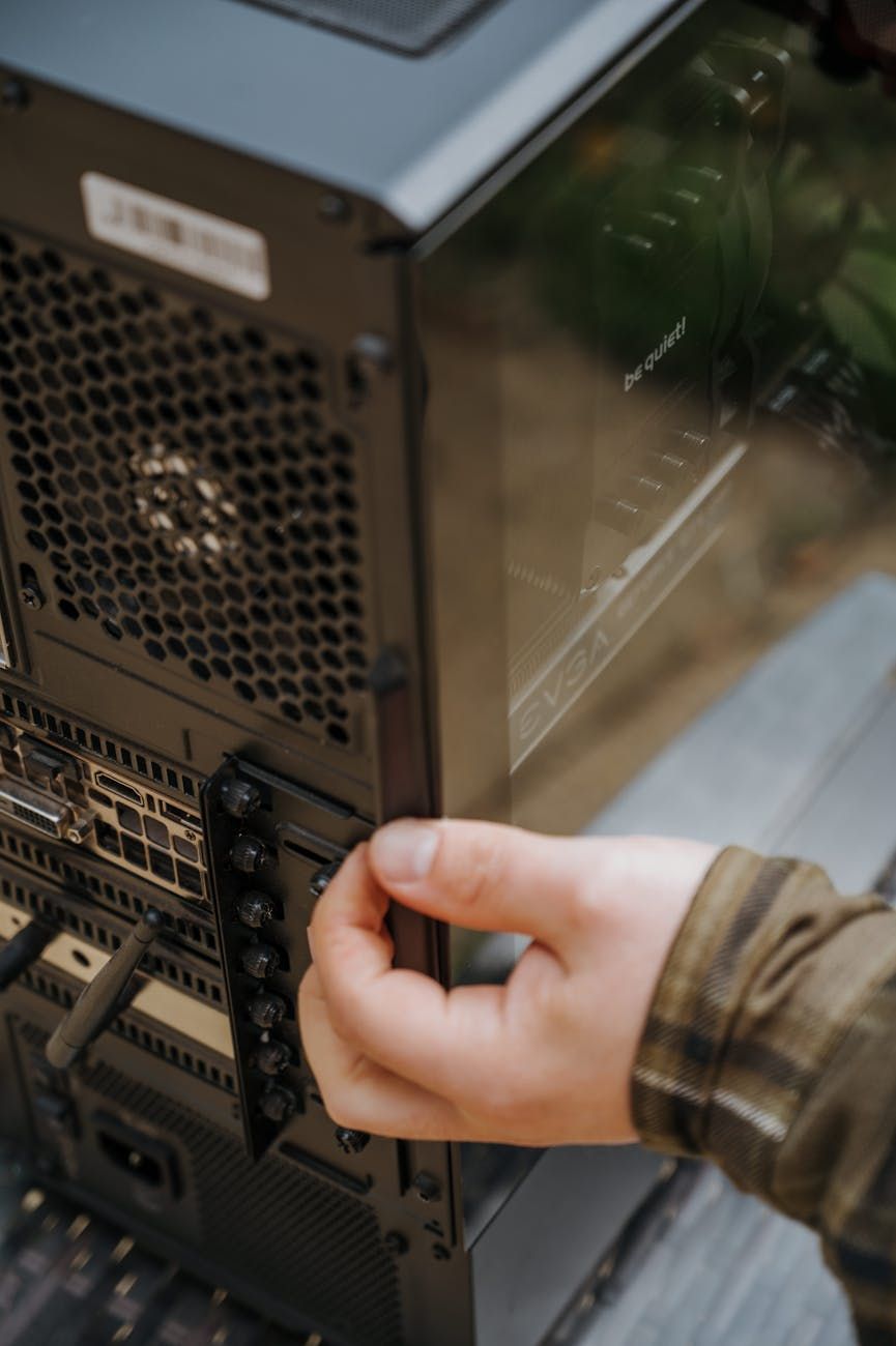 pc-behuizing luchtstroom, koeling pc-behuizing, gaming pc-toren, hoge luchtstroombehuizing, gaasvoorpaneelbehuizing, stille pc-koeling, rgb-computerbehuizing, atx pc-chassis, pc-thermische prestaties, aangepaste gaming build