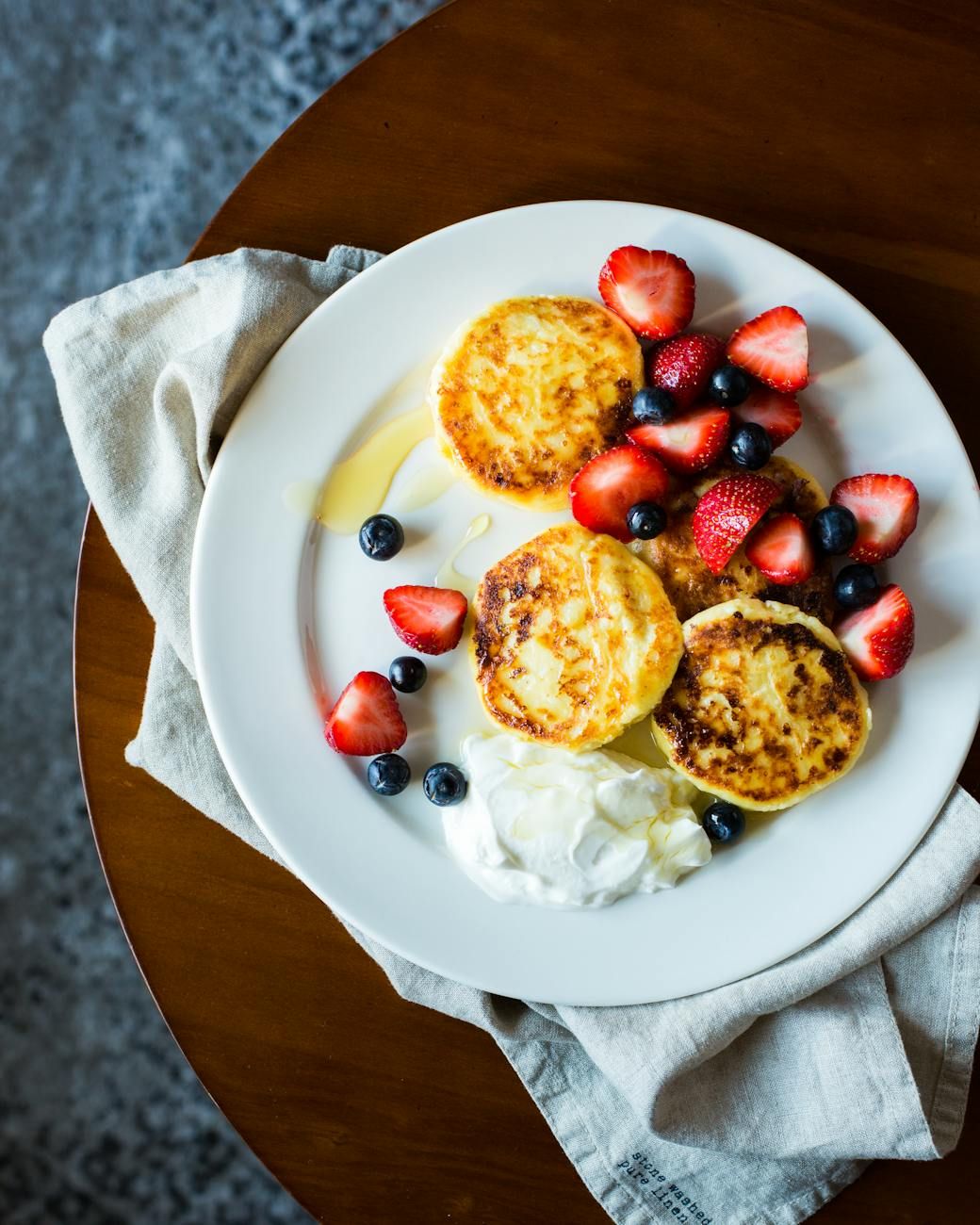 desayuno, día productivo, alimentación saludable, energía, carbohidratos, proteínas, vitaminas, consejos, desayuno ideal, rutina matutina