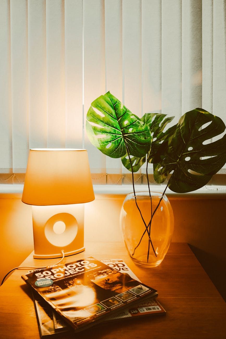 Val av lampor, heminredning, lampstilar, energieffektiva lampor, bordslampor, golvlampor, taklampor, belysningsdesign, lampstorlek, tips för inomhusbelysning