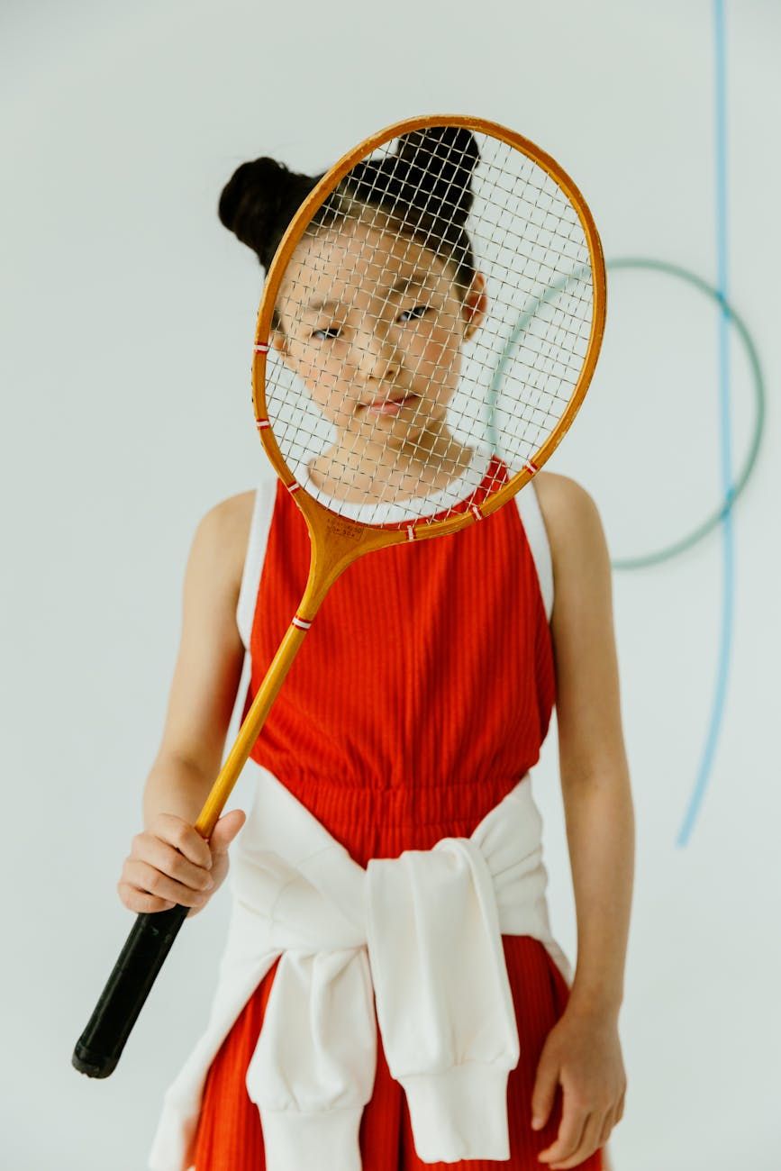 badmintonudstyr, badminton essentials, bedste badmintonketcher, badmintonsko, fjerbolde, grebstejp, badmintontøj, badmintontaske, badminton tilbehør, tips til badmintonudstyr