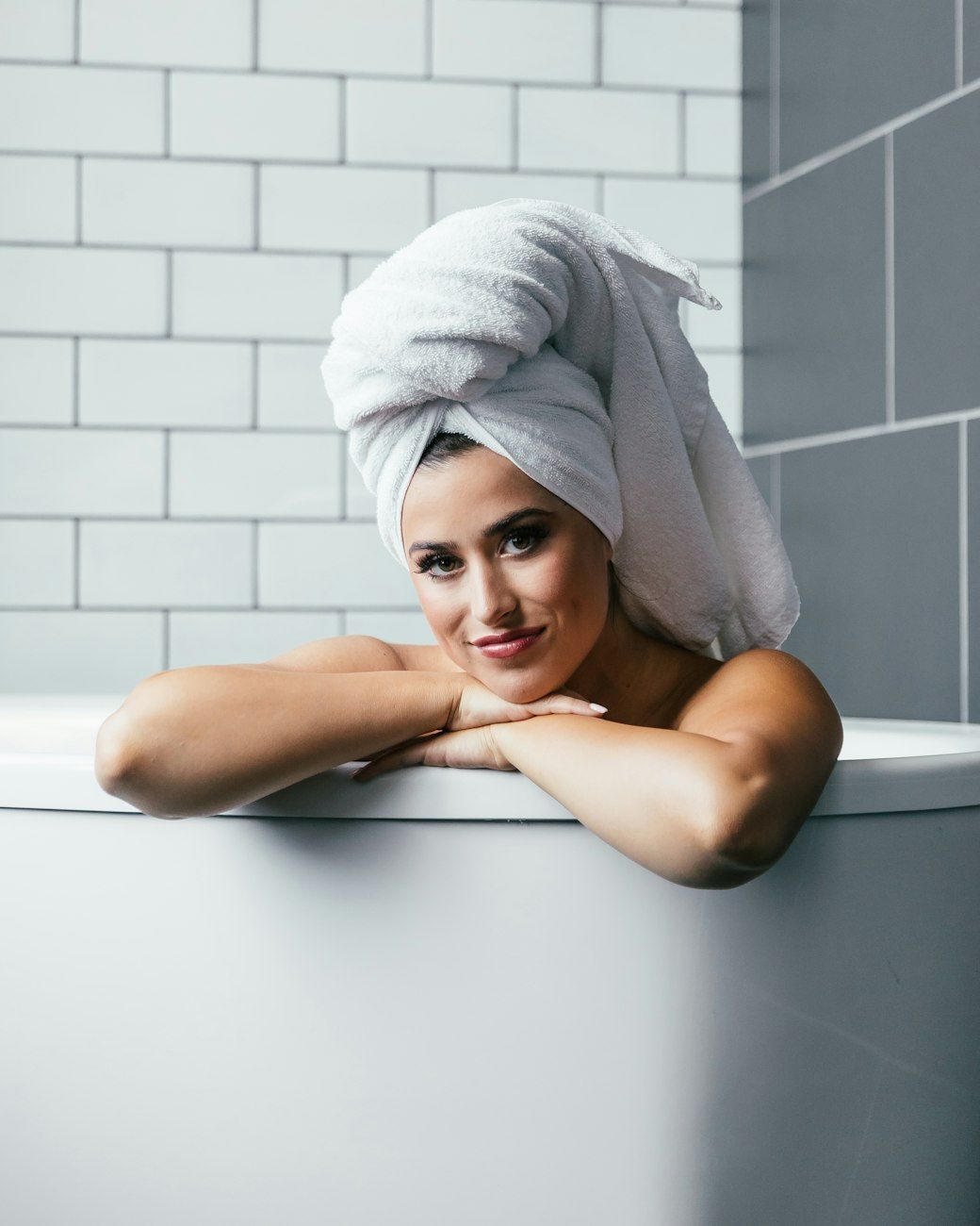 hårpleje, shampoo typer, hovedbundens sundhed, daglig hårplejerutine, sulfatfri shampoo, fugtgivende shampoo, fedtet hår, tørt hår, beskadiget hår, naturlige ingredienser