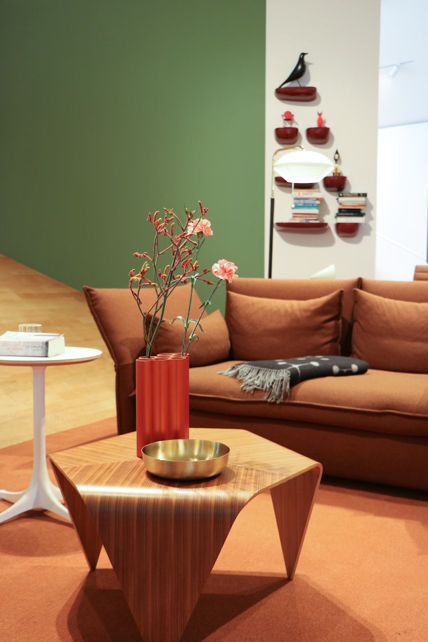 møbler, stilfuld indretning, komfort, modetendenser, behageligt møblement, indretningsdesign, 2025 trends, elegance, hygge, stilfulde løsninger