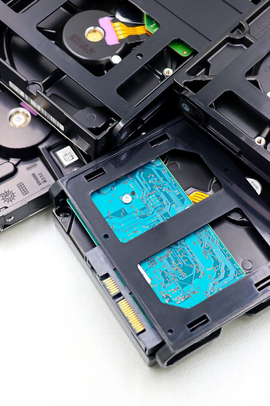 aktualizacja sprzętowa, zwiększenie wydajności PC, aktualizacja CPU kontra GPU, korzyści z aktualizacji RAMu, prędkość SSD kontra HDD, porady dotyczące aktualizacji komputera do gier, najlepsze komponenty do aktualizacji komputera, poprawa szybkości komputera, aktualizacja komputera z ograniczonym budżetem, przewodnik po sprzęcie komputerowym