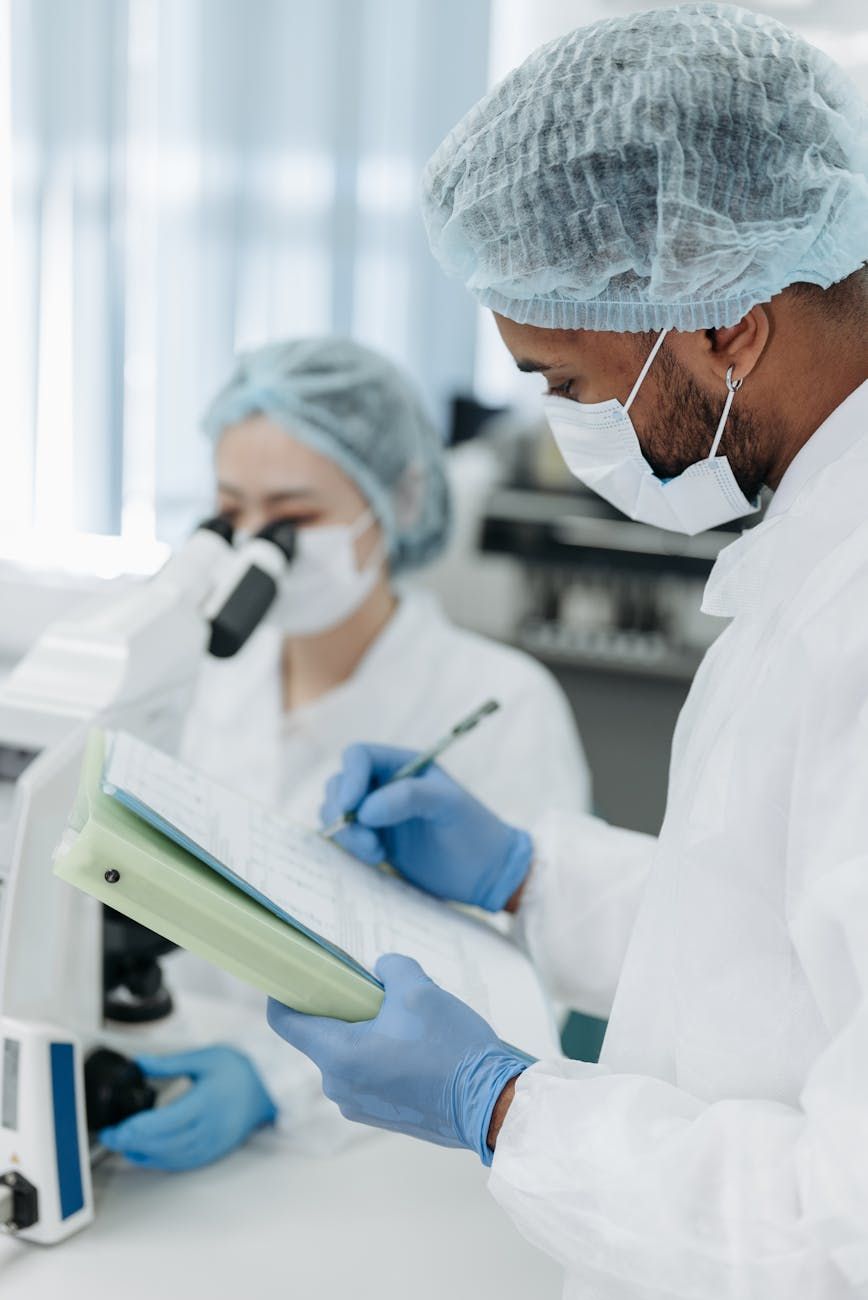 perimä, genetiikka, älykkyys, terveys, DNA, geneettiset ominaisuudet, kognitiiviset kyvyt, periytyvät sairaudet, luonto versus kasvatus, ihmisbiologia
