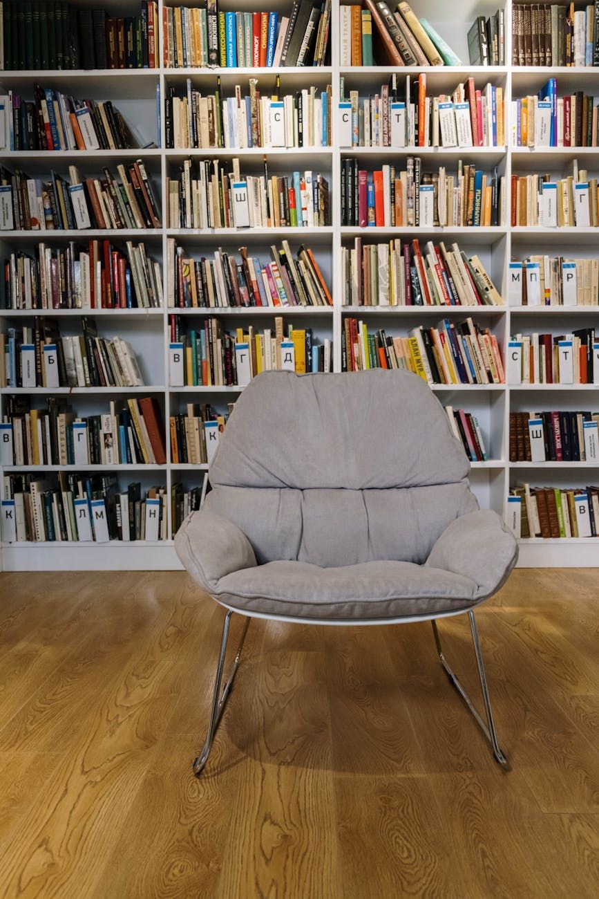 hjemmebiblioteks-ideer, drømme hjemmebibliotek, hyggelig læsesal, organisering af bogreoler, hjemmebiblioteksindretning, inspiration til læsekrog, moderne biblioteksdesign, bøgopbevaringsløsninger, personlig biblioteksopsætning, stilfulde bogreoler