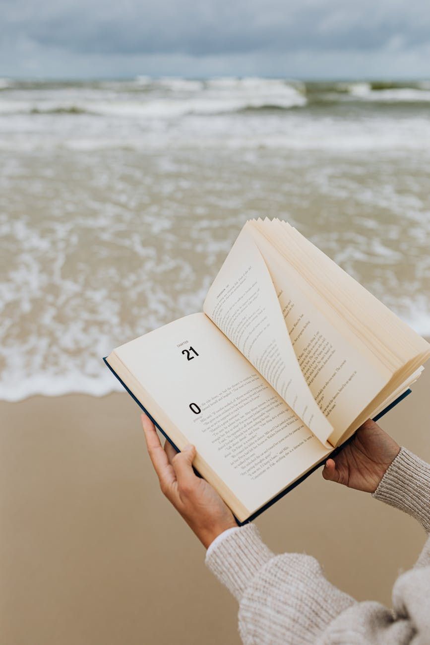 vacation, book, book selection, summer reading, tips, relaxation, literature, leisure, recommendations, holiday