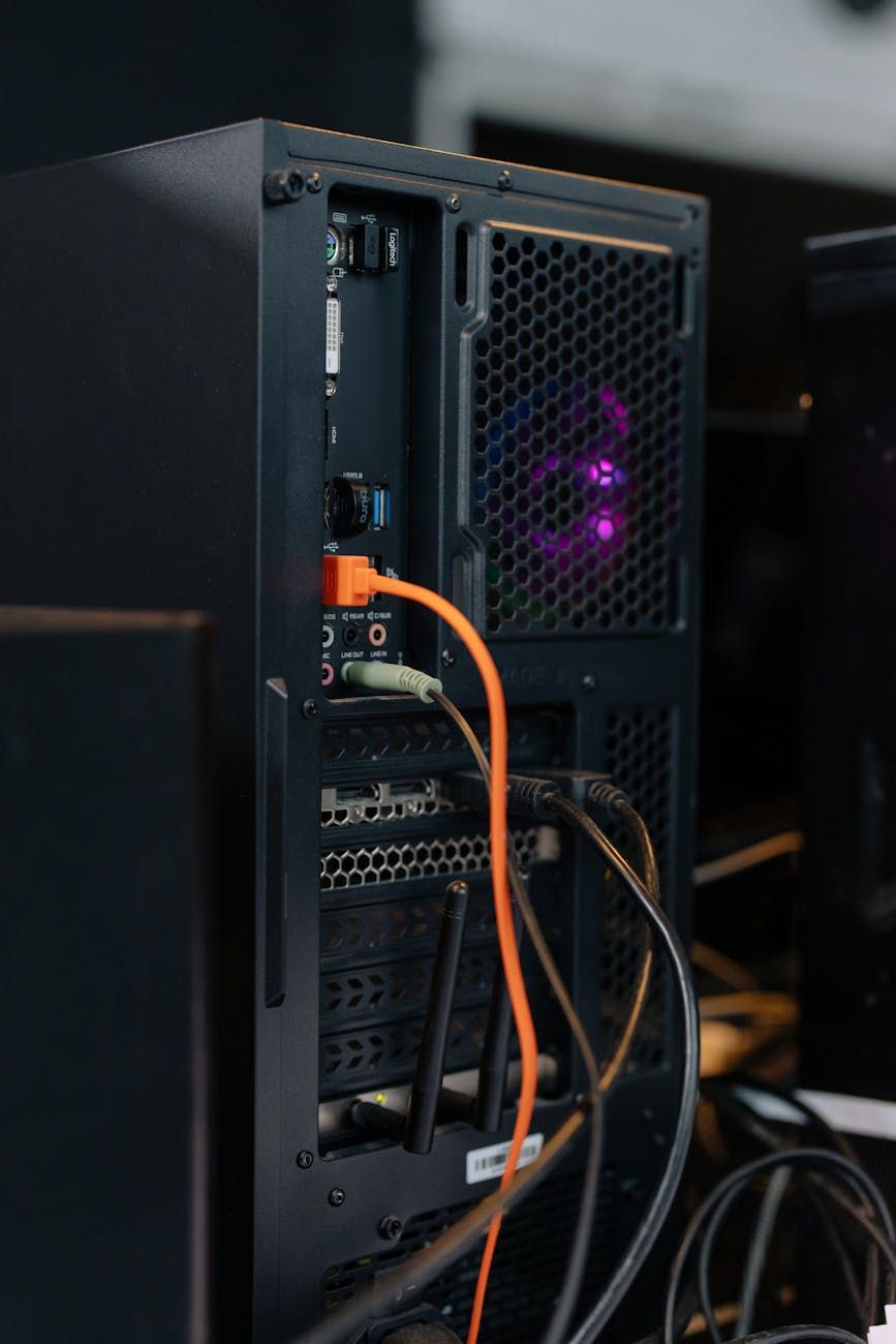fuente de alimentación, PSU de PC, rendimiento estable, construcción de ordenador, calculadora de vatios, PSU modular, clasificación de eficiencia, PC para juegos, guía de PSU, actualización de hardware