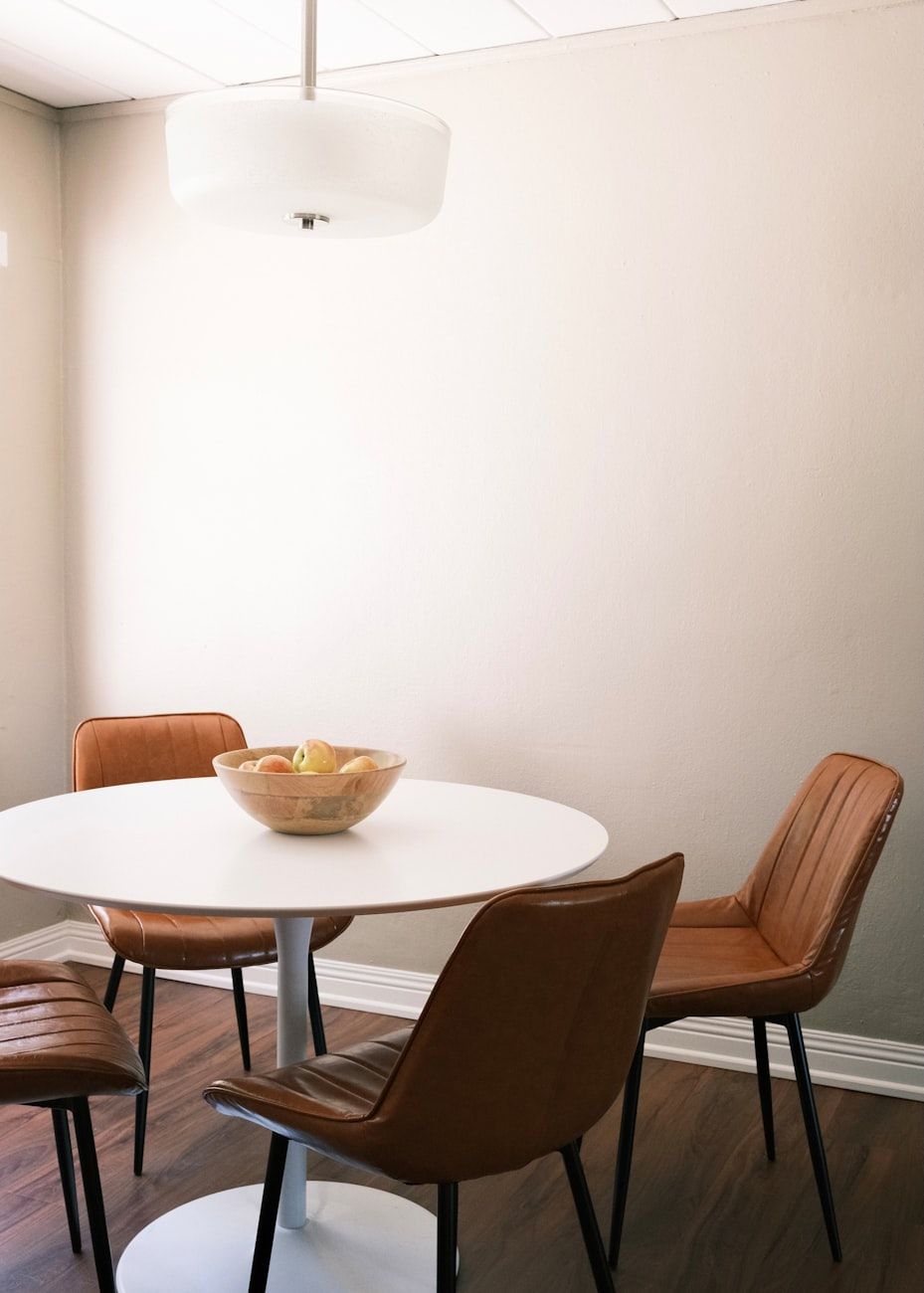 valg af spiseområde, borde og stole, perfekt spiseområde, køkkenindretning, stilfuldt spiseområde, spisestuemøbler, spiseborde, stole til indendørs brug, spiseområde design, hjemmemøbler