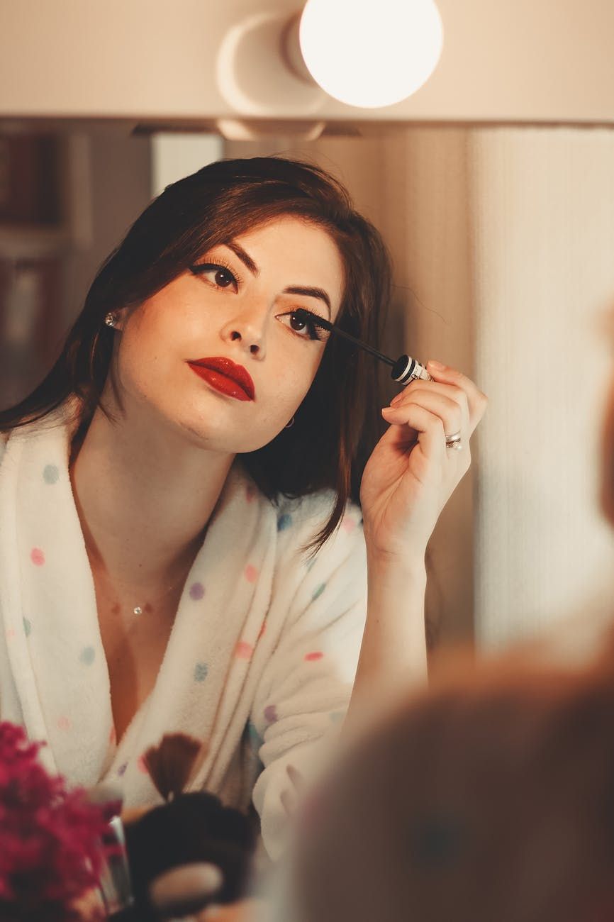 guide du mascara, volume des cils, allongement des cils, mascara waterproof, maintien du recourbe-cils, yeux sensibles, astuces de maquillage, soin des cils, types de brosses, routine beauté