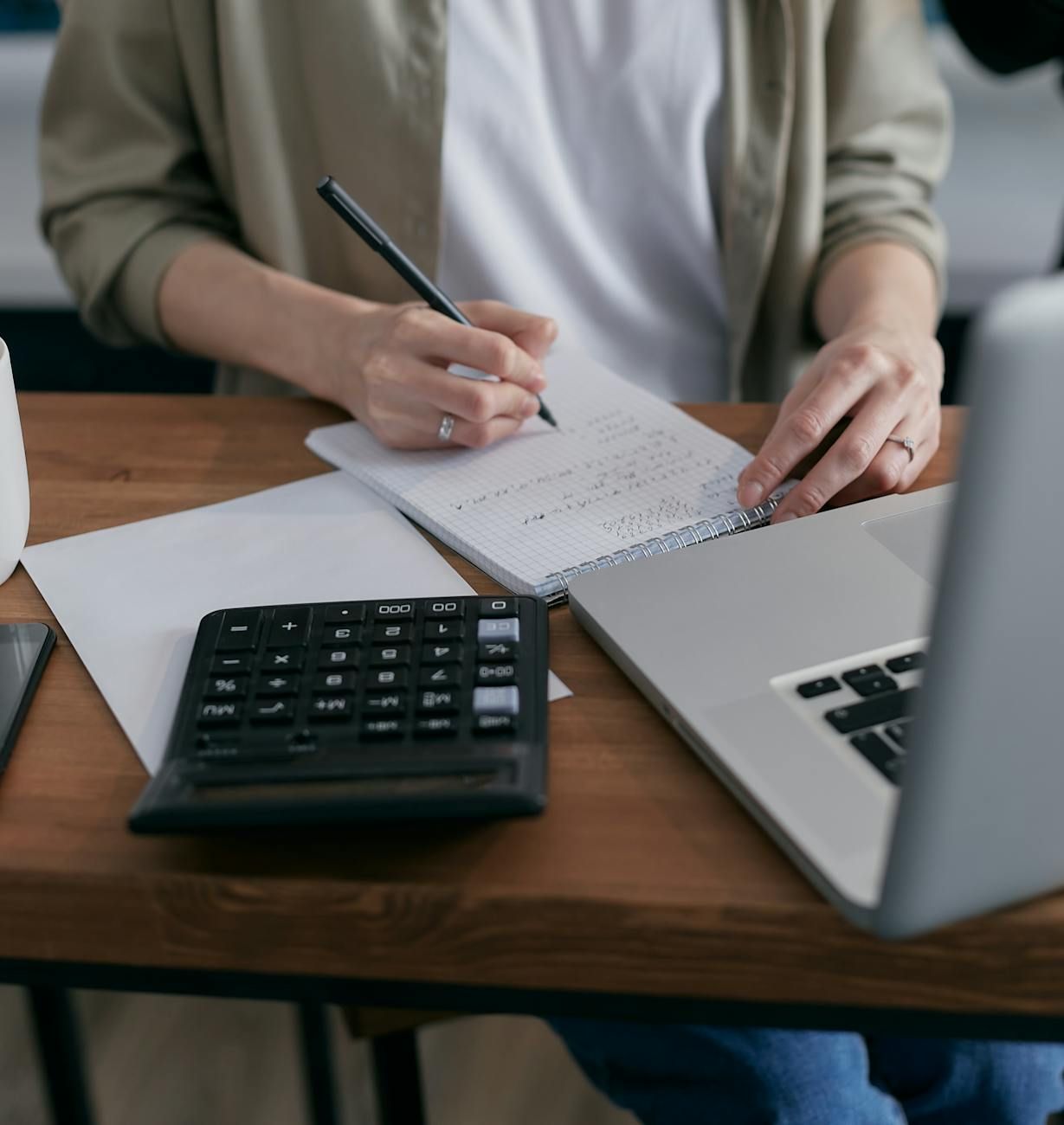 oprogramowanie do zarządzania projektami, przewodnik dla początkujących, współpraca zespołu, narzędzia produktywności, śledzenie zadań, zarządzanie procesami, porównanie oprogramowania, efektywność biznesowa, narzędzia typu SaaS, planowanie projektu