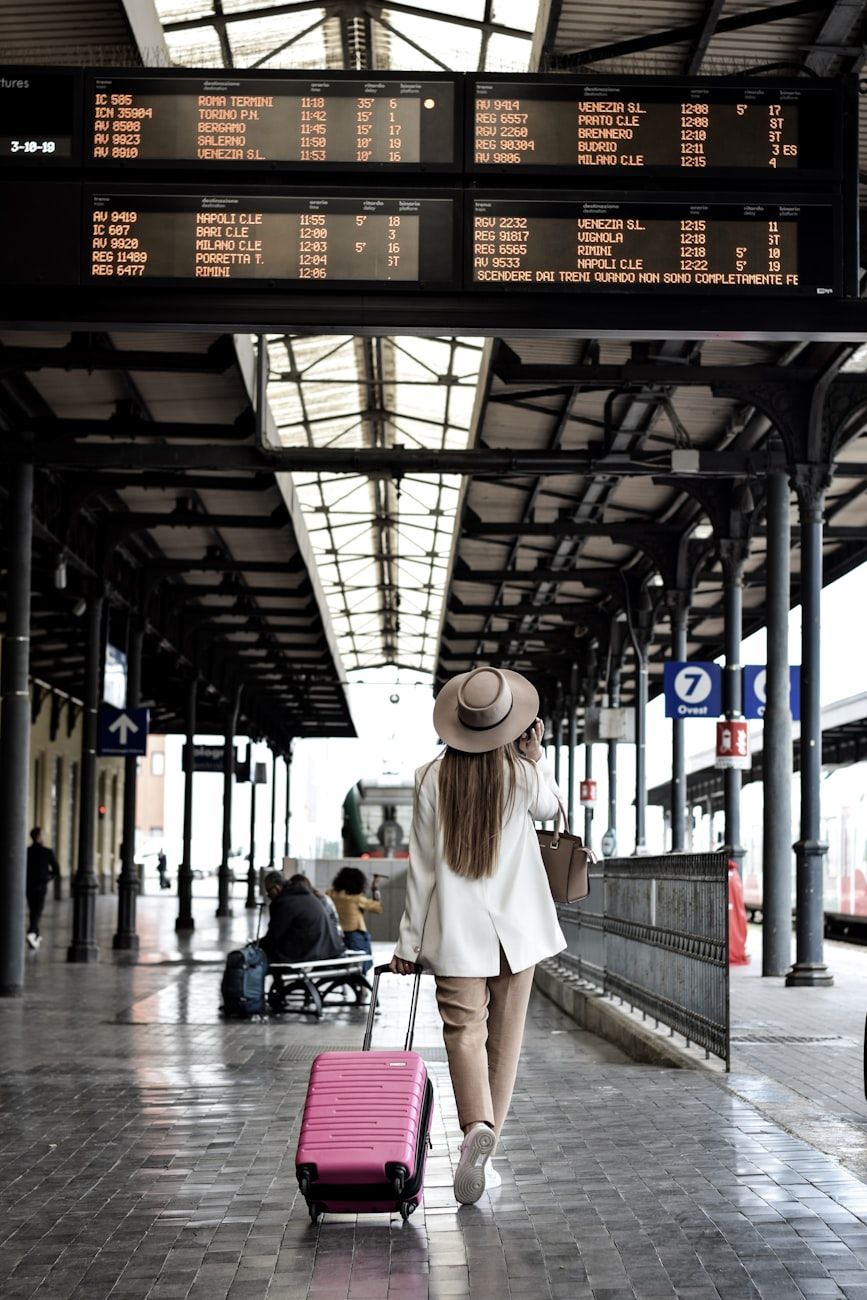 lufthavnslayover rejse, kort stopover-tur, layover sightseeing, lufthavnstur, 6-timers layover idéer, rejse mellem flyvninger, hurtig rejseguide, kort transitoplevelse, se et land hurtigt, lufthavnsideer