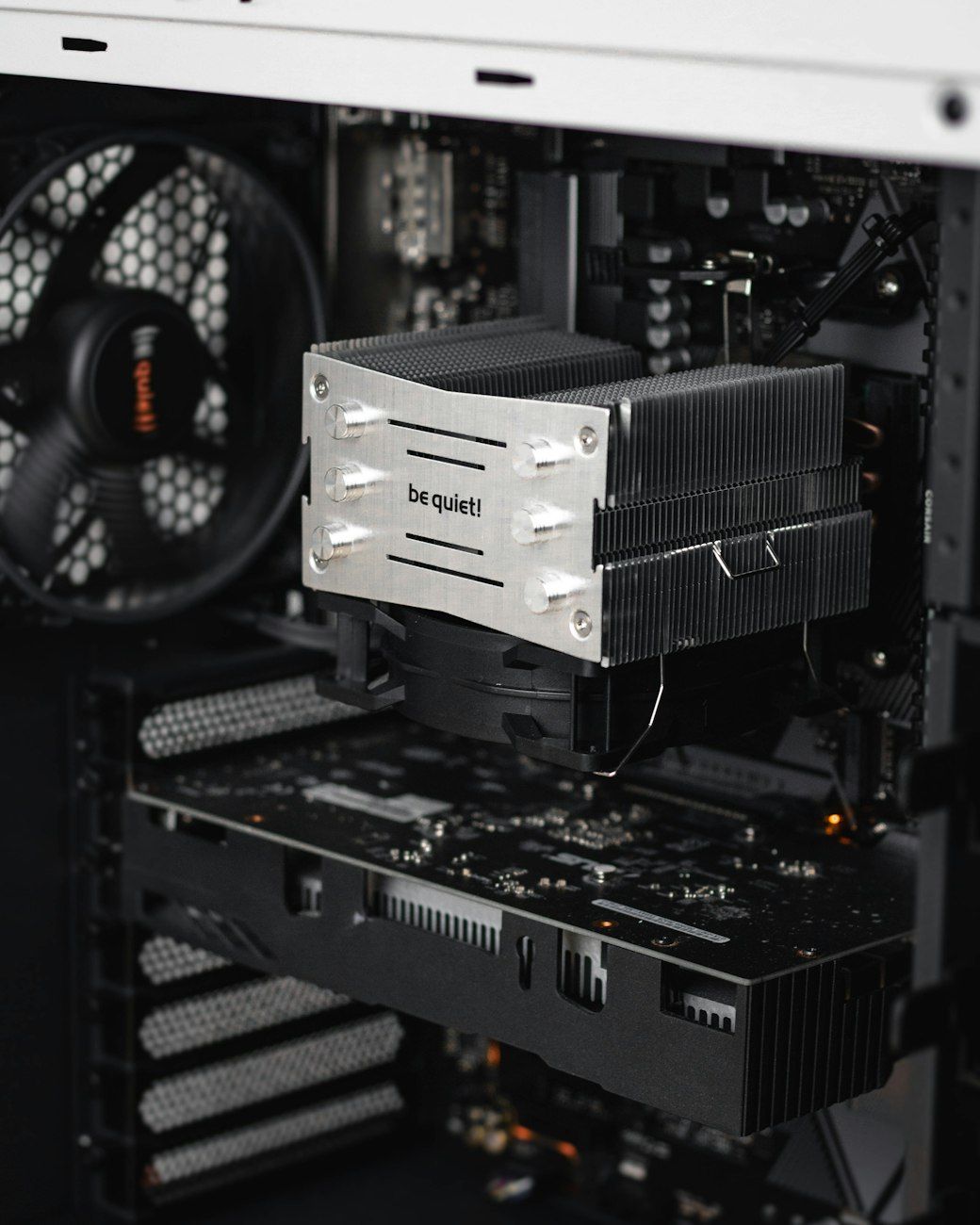 entretien de l'ordinateur, astuces d'entretien du matériel, durée de vie du PC, prolonger la durée de vie de l'ordinateur, prévenir la surchauffe, nettoyer votre PC, mises à niveau matérielles, élimination de la poussière, solutions de refroidissement, optimiser les performances