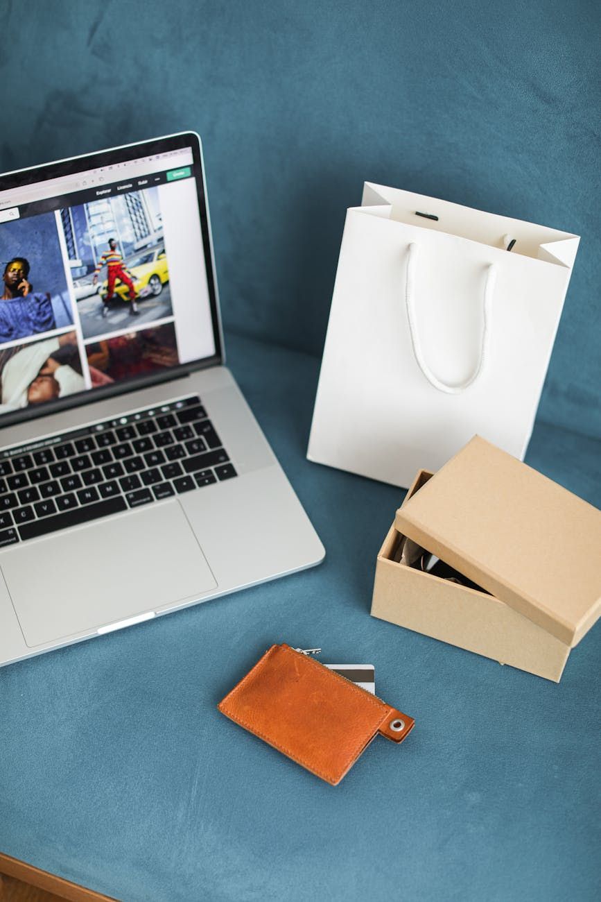 start online clothing store, ecommerce clothing business 2026, how to create online store, selling clothes online, clothing store setup, ecommerce platform clothing, online fashion marketing, dropshipping clothing, build clothing brand, ecommerce strategy
