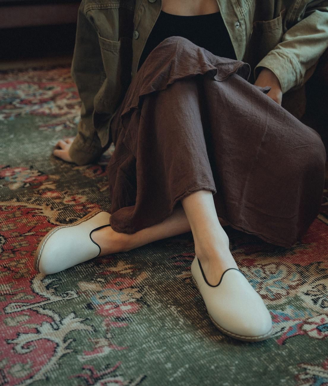 vår loafers 2026, trendiga loaferstilar, kraftiga loafers kvinnor, klassiska penny loafers, platform loafers outfit, loafers med klänningar, loafers street style, smart avslappnade loafers, läderloaferstrend, hur du stylar loafers