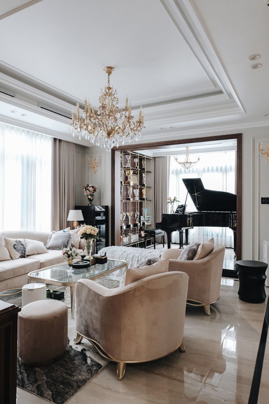 Luxusmöbel, moderne Innenausstattung, Premium-Interiors, Designer-Sofas, zeitgenössisches Wohnzimmer, hochwertige Handwerkskunst, elegante Materialien, Inspiration für Wohnraumgestaltung, zeitloser Stil, exklusive Kollektionen