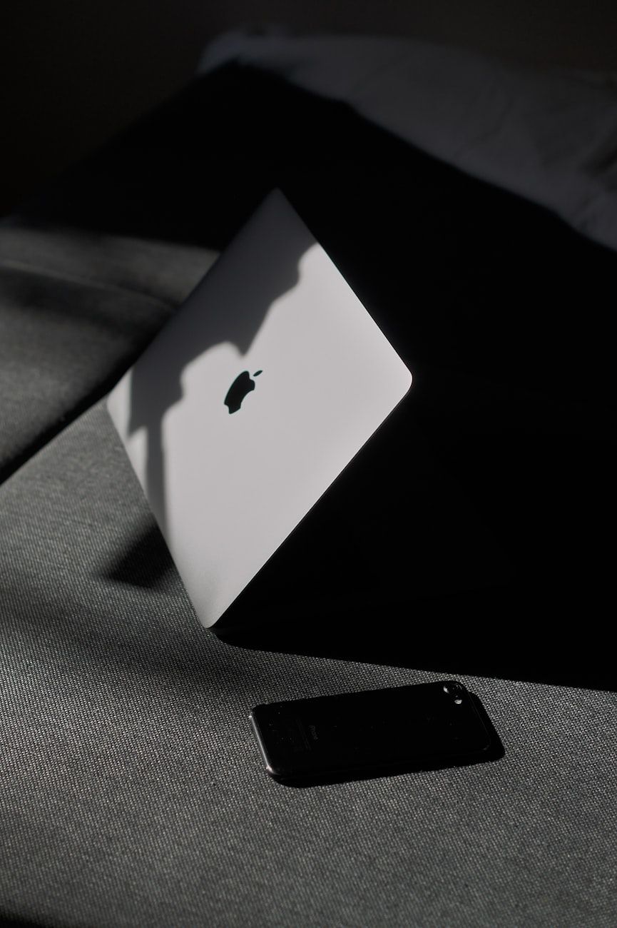 Acessórios para MacBook, atualizações de laptop, ferramentas de produtividade, desempenho do MacBook, hubs USB-C, SSD externo, suportes para laptop, teclados sem fios, extensores de ecrã, configuração do MacBook