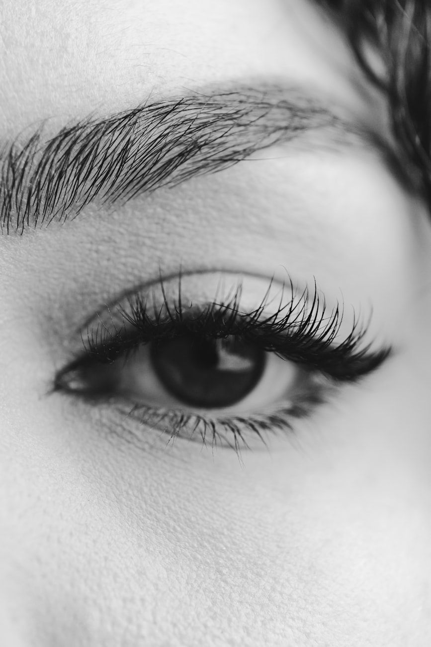 Mascara, die Verlängerungen ersetzt, Wow-Effekt Mascara, verlängernde Mascara, voluminöse Mascara, Wimpernlift Mascara, dramatische Wimpern, keine falschen Wimpern, sofortige Volumen-Mascara, Wimpernveränderung, beste Mascara 2025