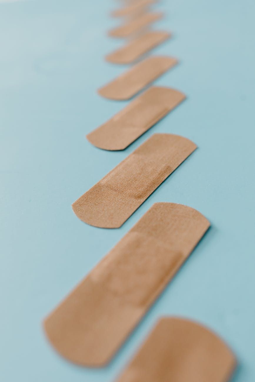 blåsplåster, hydrokolloid-blåsplattor, blåsbehandling, fotblåsvård, anti-blåsbandage, blåsförebyggande plåster, bästa blåsplåster, fotvårdsprodukter, lindring av hälblåsor, apoteksblåsor