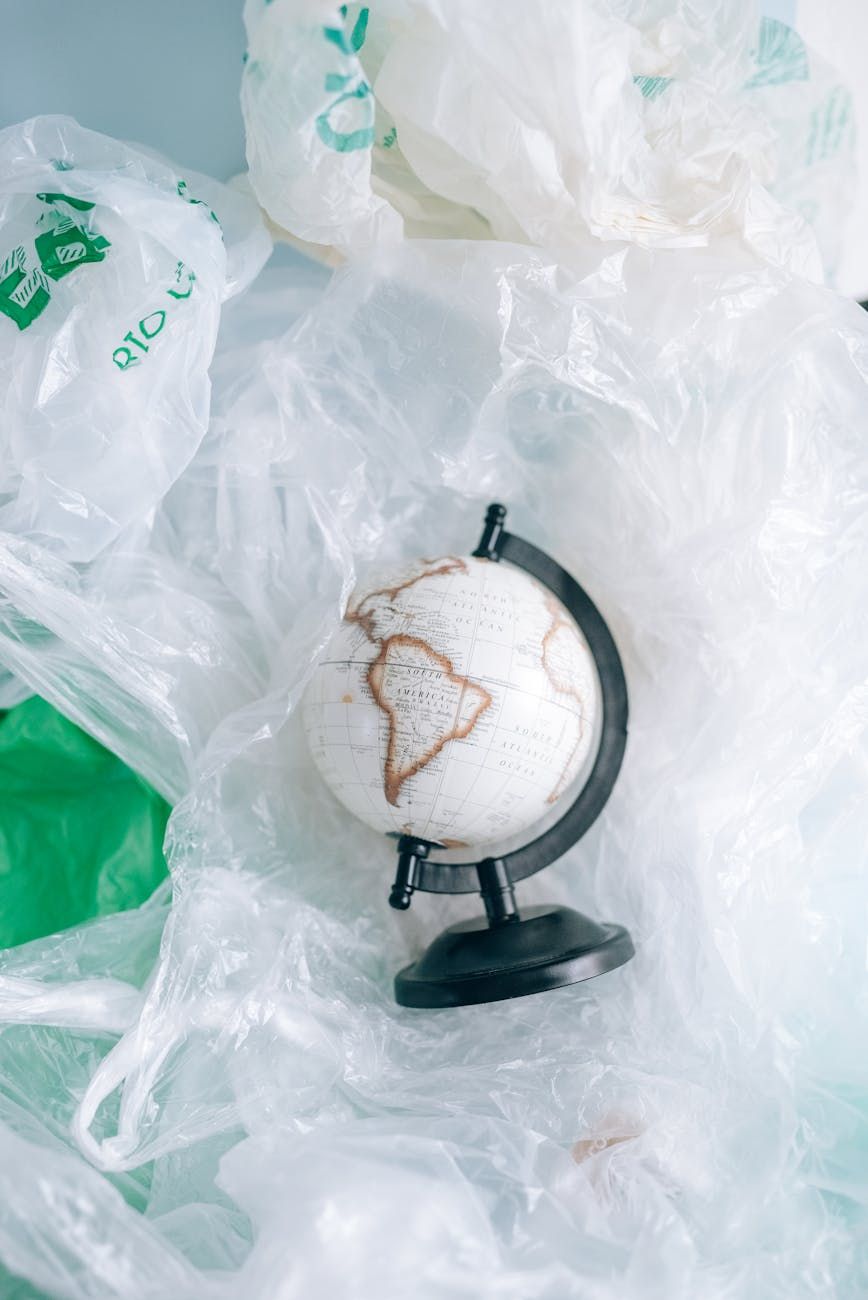 plaståtervinning, avfallshanteringssystem, cirkulär ekonomi plast, återvinningsteknologier 2026, global avfallsindustri, hållbara plastlösningar, miljövänliga återvinningsinnovationer, minskning av plastavfall, gröna återvinningsteknologier, miljövänlighet plast