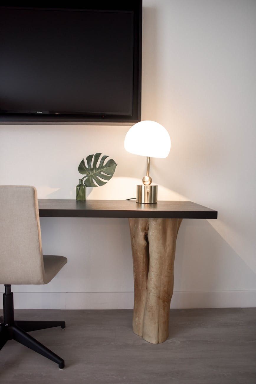 kristallinen lattiavalaisin, newworks dk, Noa-musta, keittiösaarekevalaisin, pöytäriippuvalaisin, italialaiset lattiavalaisimet, Tripode-lattiavalaisin, lasinen valkoinen riippuvalaisin, Aria-flos, Mayday-valaisin, SLV-riippuvalaisin, kupari-musta lamppu, Anglepoise 75 mini, design- lattiavalaisimet, leijuvat liekit, Ferm Tool, Drop Light, Easy Sticks ikkunalaudalle, kirjatuki, kattokruunut paristoilla, klassikko riippuvalaisin, posliininen riippuvalaisin, apina aplodeeraa, Philips Hue -valaisin, designvalaisimet Münchenissä, hirviövalo, Artemiden klassikkovalaisimet, Giran valaisimet, ritilälattiavalaisin, jättimäinen pöytävalaisin, design-valonlähteet, sinappikeltainen riippuvalaisin, Spaces Kööpenhamina, jättiläisriippuvalaisin