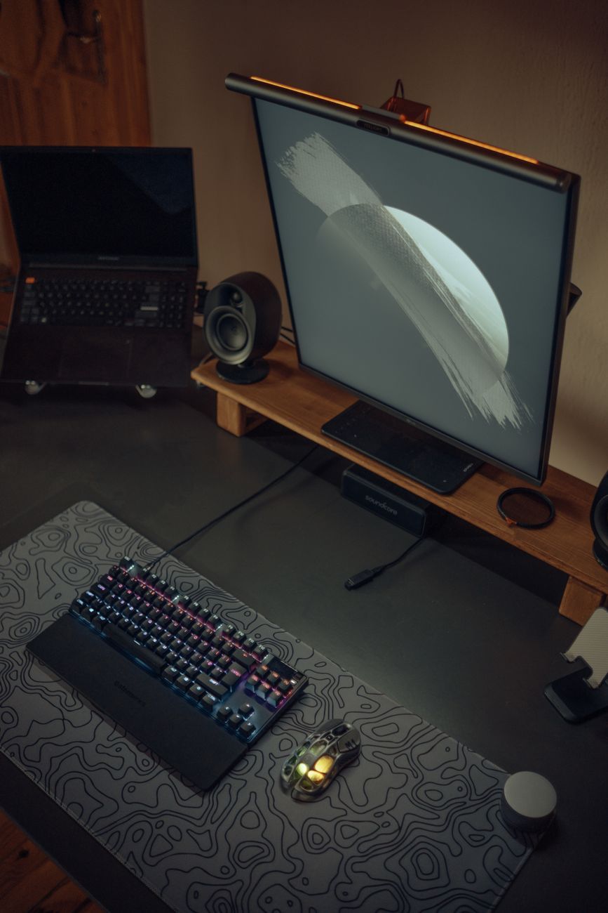 moniteur reconditionné, écran reconditionné, moniteur d'occasion, moniteur abordable, moniteur pour le travail, moniteur pour le bureau à domicile, qualité de l'écran, garantie du moniteur, installation informatique économique, produits électroniques reconditionnés