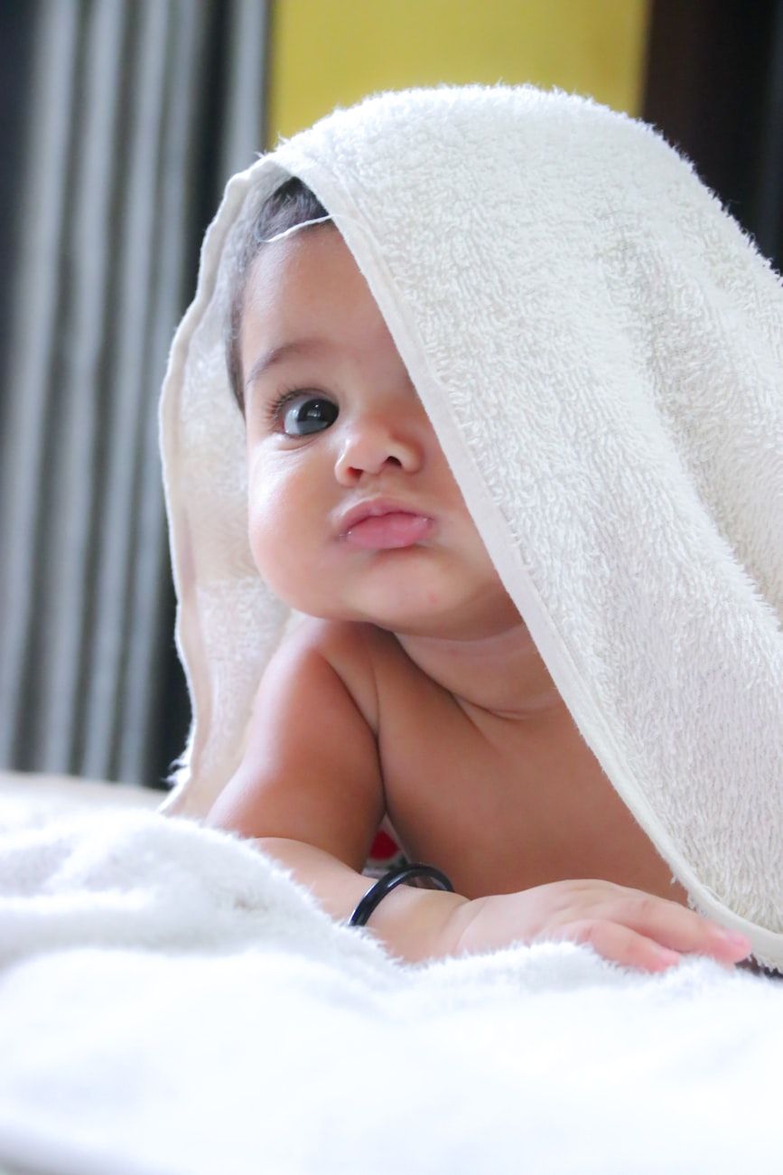 baignoire pour bébé, bain du nouveau-né, bain de bébé en toute sécurité, meilleures baignoires pour bébé, soutien de bain pour nourrisson, baignoire pour bébé antidérapante, bain de bébé ergonomique, bain de bébé, baignoire pour bébé portative, hygiène du bébé