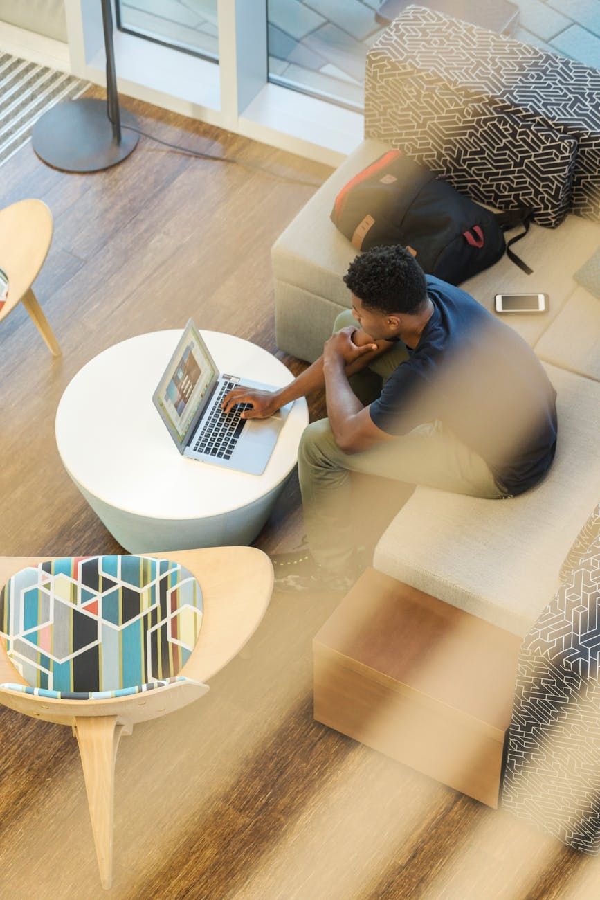 maison connectée, technologie, 2025, automatisation, sécurité, efficacité énergétique, assistants vocaux, IoT, gestion des appareils, confort