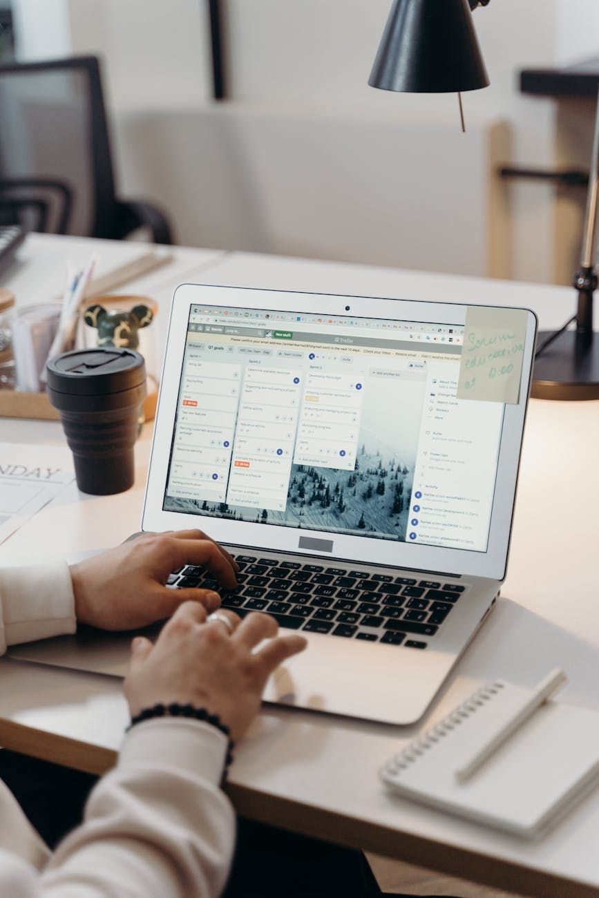 adaptive software, smart UI, user behavior tracking, machine learning UI, intelligent interfaces, personalized UX, predictive actions, dynamic layout, context awareness, seamless interaction