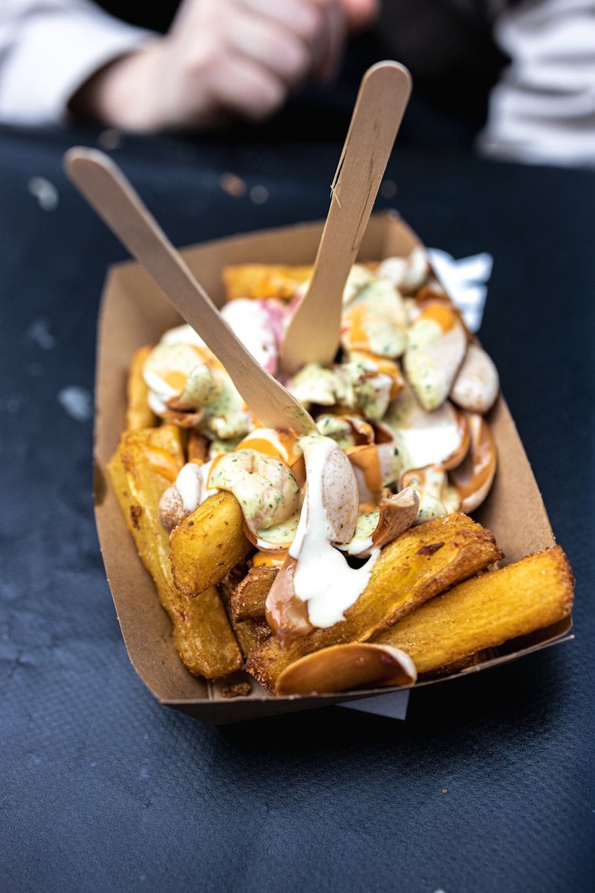 street food, culinary trends, food courts, unique dishes, street restaurants, popular treats, urban food culture, innovative recipes, food festivals, new flavors