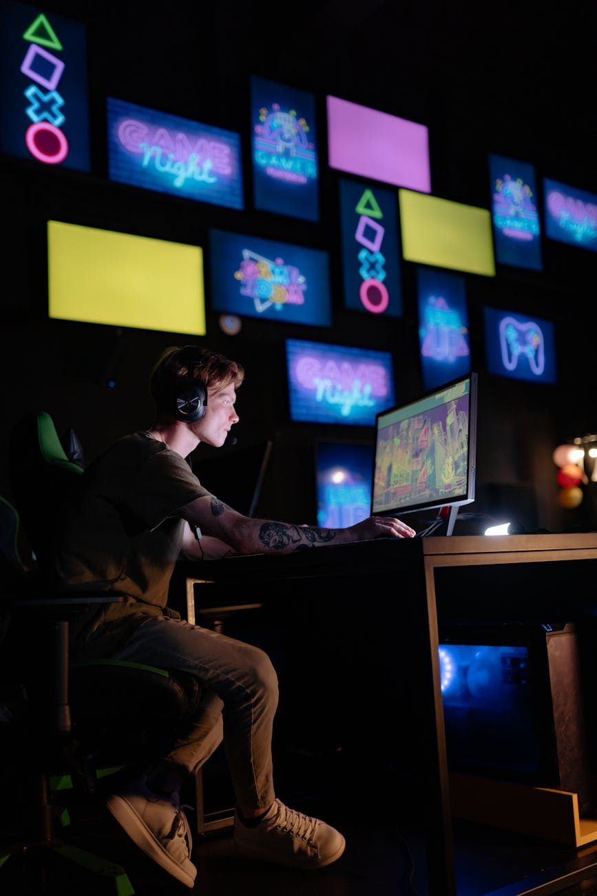 fremtidens gaming, gaming teknologitrends, virtual reality spil, augmented reality gaming, AI i spil, cloud gaming platforme, metaverse gaming, immersivt gameplay, næste-generation konsoller, spiludviklingsinnovation