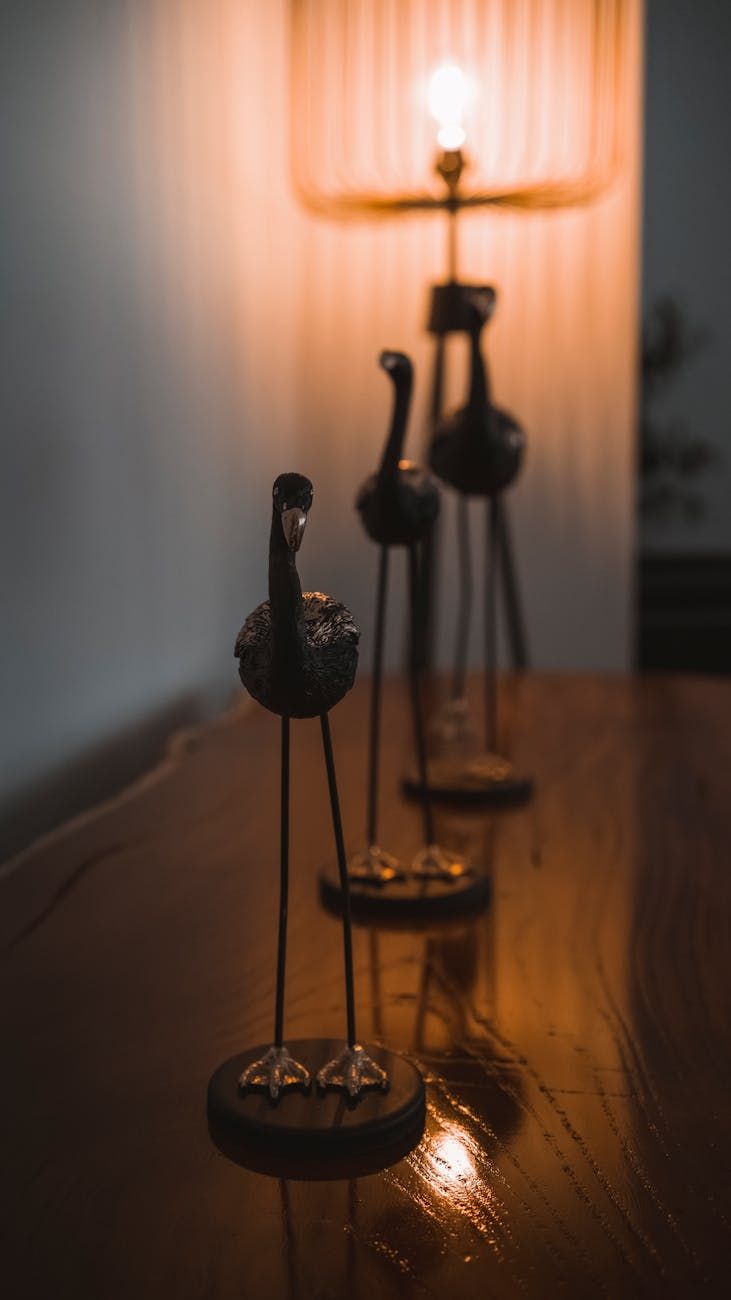 Innenraumbeleuchtungsfehler, schlechte Innenbeleuchtung, Beleuchtung Designtipps, Beleuchtungslösungen für Zuhause, Umgebungs-, Aufgaben- und Akzentbeleuchtung, wie man Beleuchtung auswählt, Innenraumdesign Beleuchtungsleitfaden, Beleuchtung für Wohnräume, moderne Beleuchtungsideen, Beleuchtungsplanung zu Hause