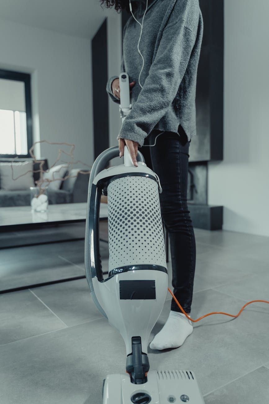 Aspiradoras, Comparativa de aspiradoras, Aspiradoras sin cable, Robots aspiradores, Bolsa de polvo, Filtración de aire, Limpieza del hogar, Sostenibilidad ecológica, Coste de la aspiradora, Ergonomía