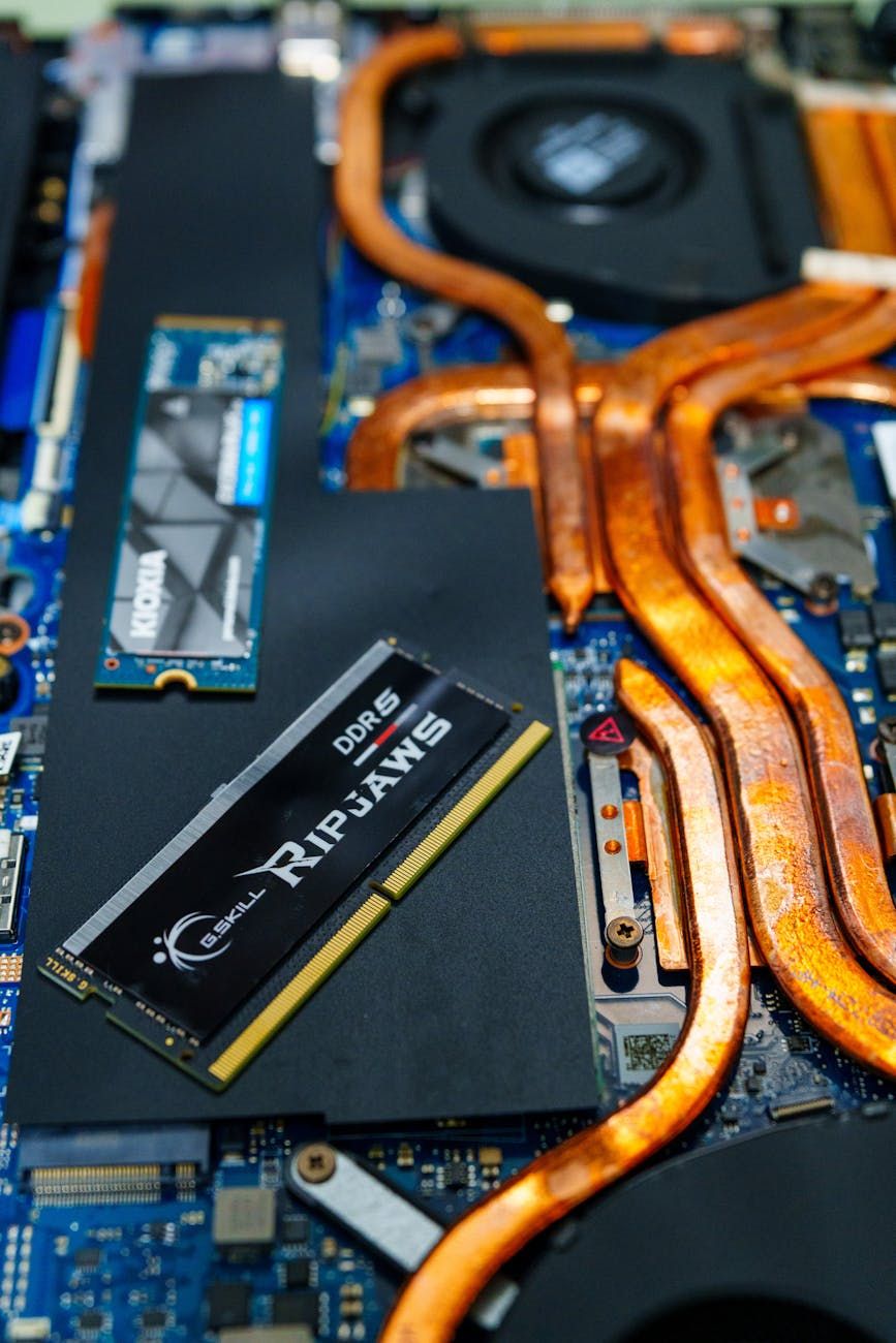 SSD-installationsfel, SSD-uppgraderingstips, vanliga SSD-fel, installation av solid state-enhet, BIOS-SSD-inställningar, kloningsproblem med SSD, SATA kontra NVMe, hastighetsproblem med SSD, fel vid dataöverföring, SSD-prestandaoptimering