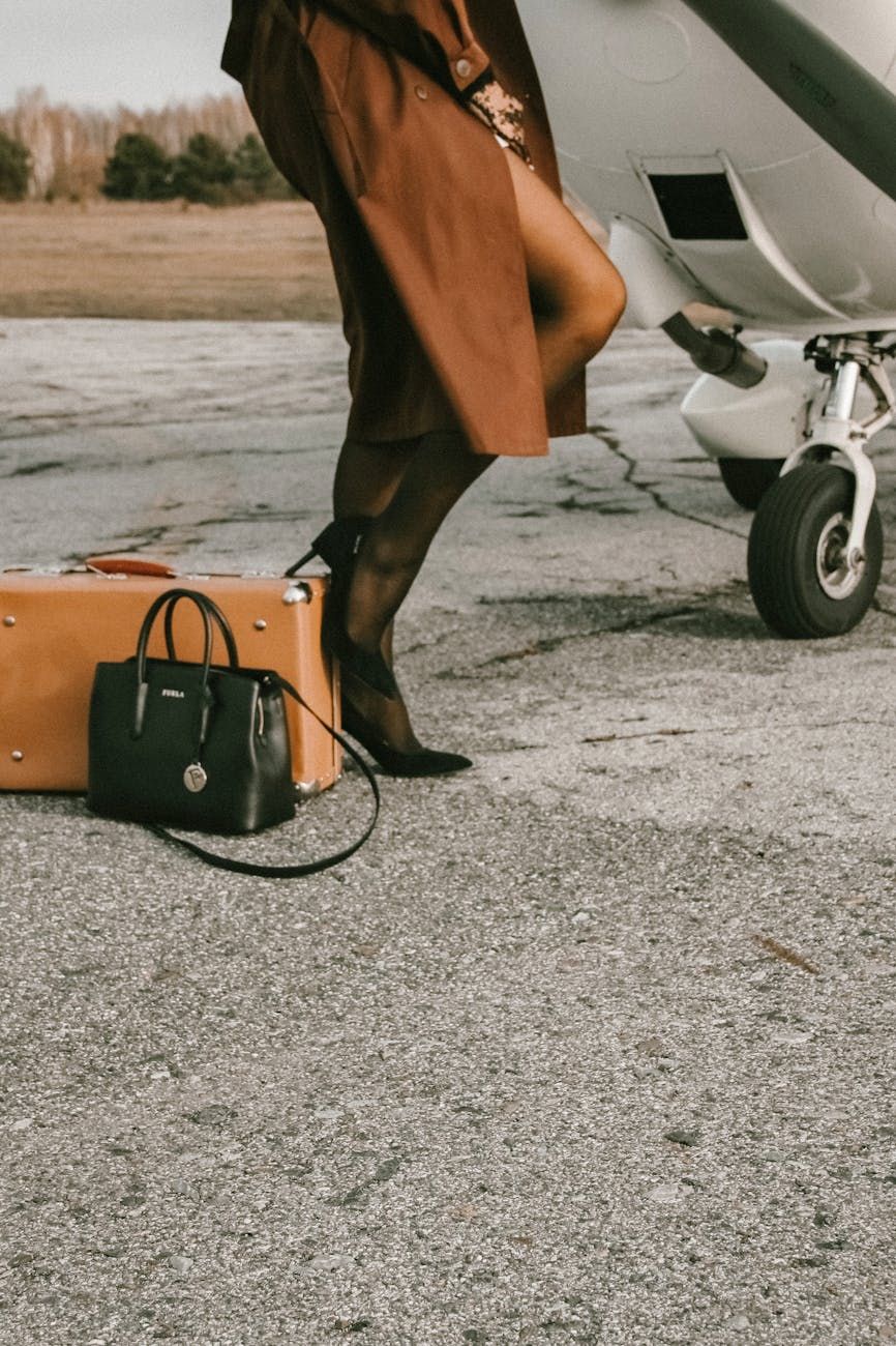 håndbagage, pakningstips, rejseessentials, lufthavnssikkerhed, carry-on taske, rejsetips, minimalistisk pakning, TSA-regler, flyforberedelse, kabinebagage
