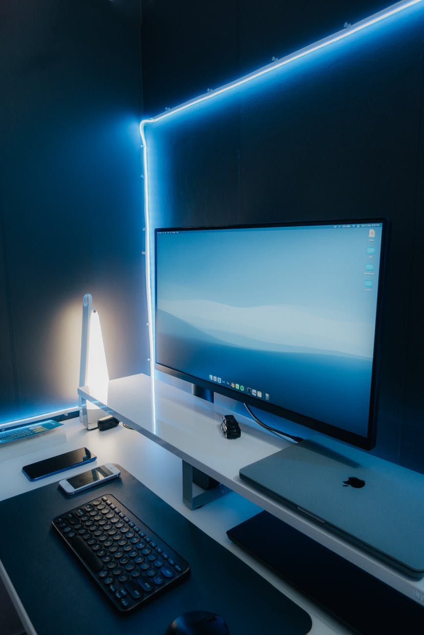 computeropgraderinger, PC-tilbehør, de bedste computeropgraderinger, SSD-opgradering, RAM-opgradering, mekanisk tastatur, ergonomisk mus, ekstern skærm, PC-ydelsesboost, produktivitetsteknologi