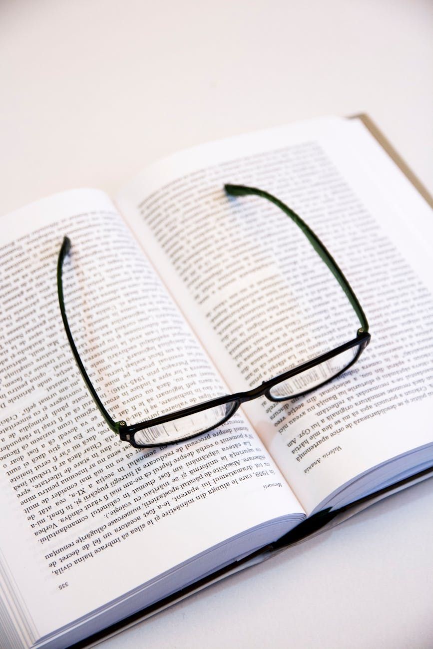hábitos de lectura, beneficios de la lectura diaria, mejorar la inteligencia, felicidad a través de la lectura, libros de salud mental, estimulación cerebral, rutina de lectura, bienestar emocional, crecimiento personal, motivación para la lectura